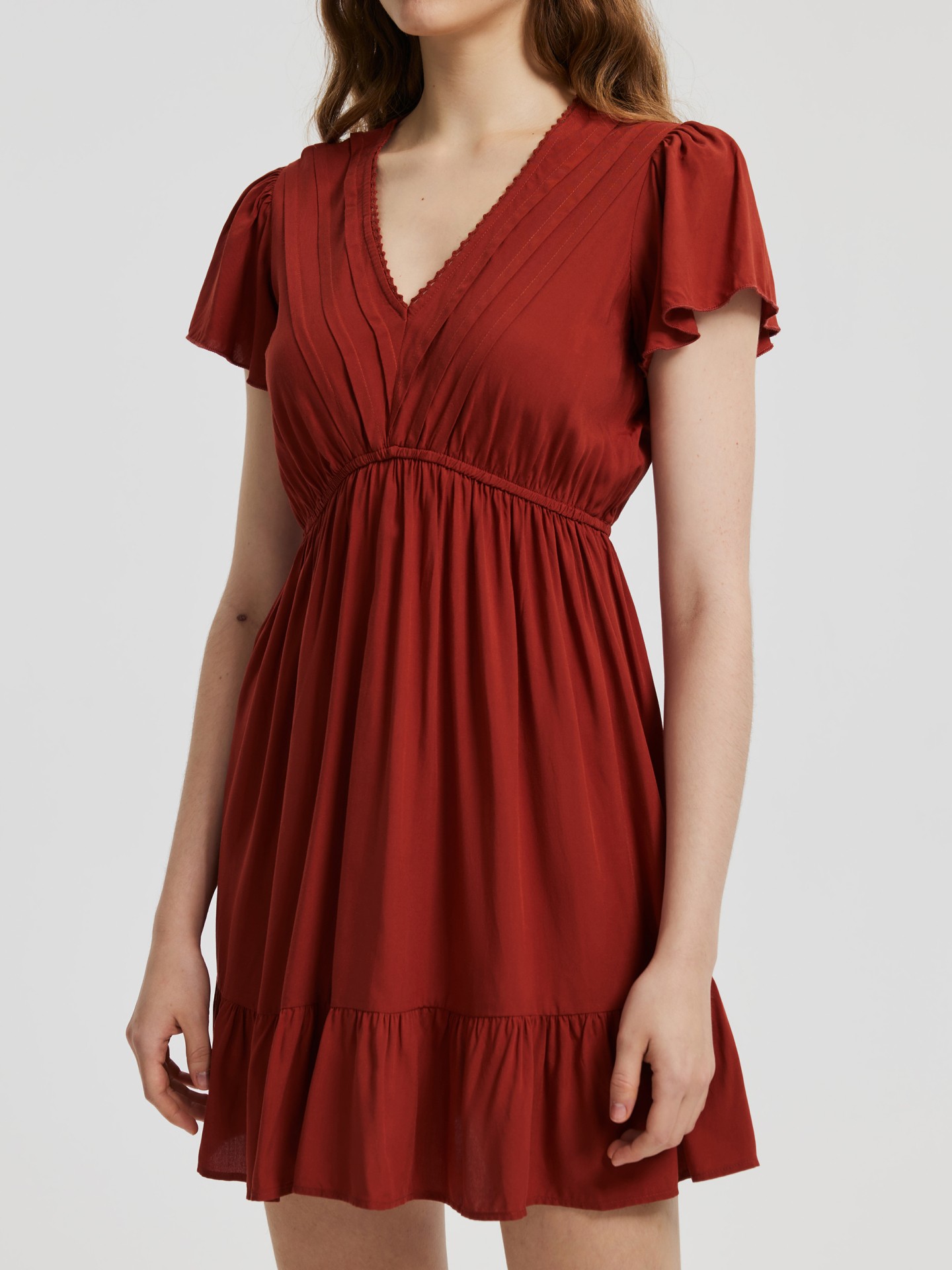 Vestido a-line curto de viscose babado, Urbanic